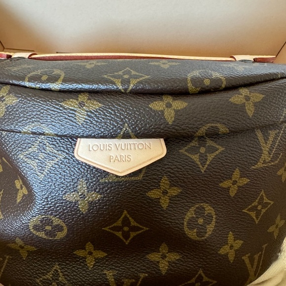 Original Louie Vuitton Bumbag. Perfect condition has never been used. - Picture 4 of 5